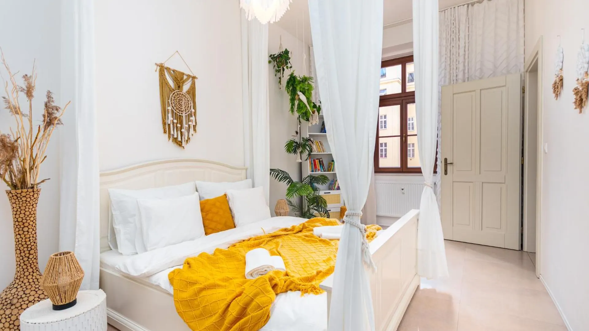 Central Cozy Gateway Praga